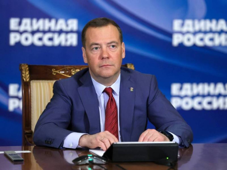 Законодательная работа, подготовка к ЕДГ и выборам в Госдуму-2026: Дмитрий Медведев встретился с фракцией «Единой России». Законодательная работа, подготовка к ЕДГ и выборам в Госдуму-2026: Дмитрий Медведев встретился с фракцией «Единой России».