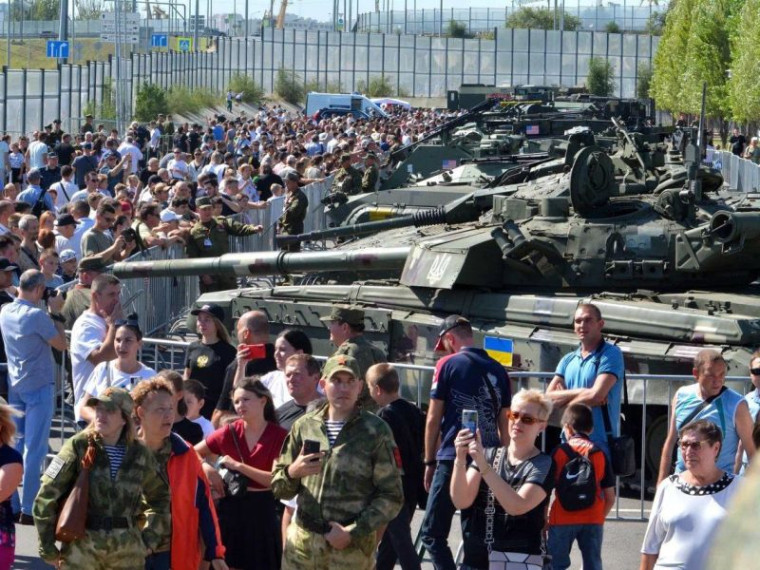 В Ставрополе выставят трофейную технику ВСУ и стран НАТО из зоны СВО.. В Ставрополе выставят трофейную технику ВСУ и стран НАТО из зоны СВО..