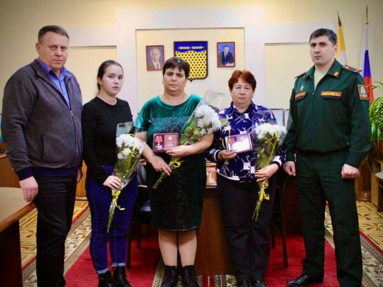 Вручения государственных наград за ратный подвиг. Вручения государственных наград за ратный подвиг.